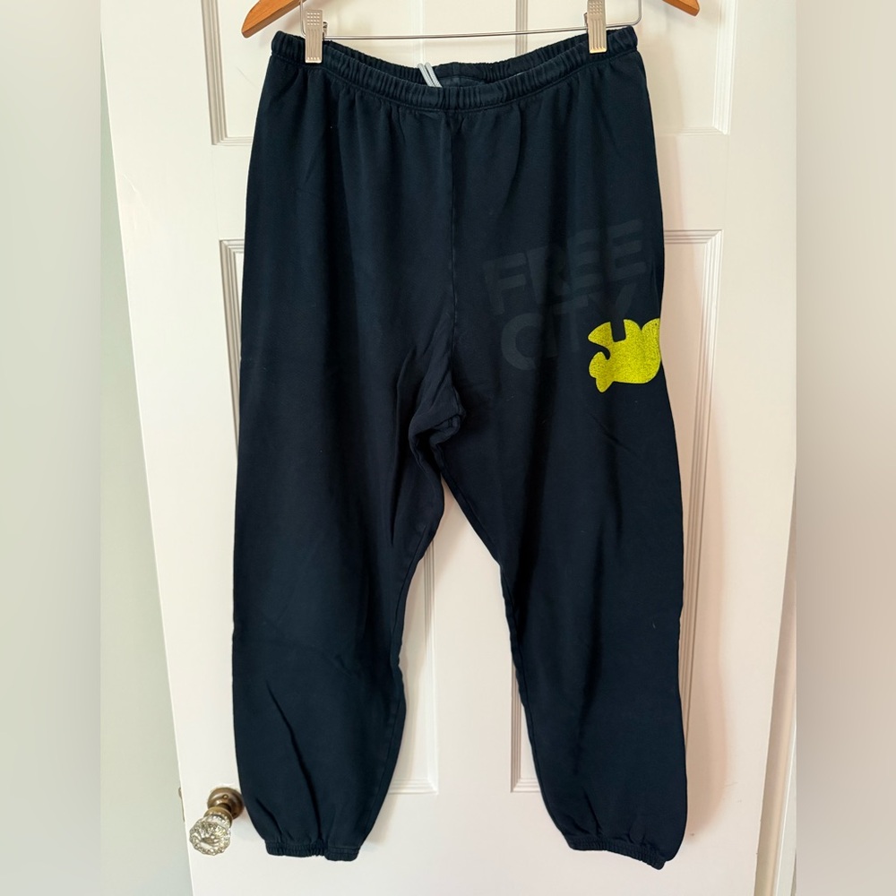 Freecity navy joggers XL